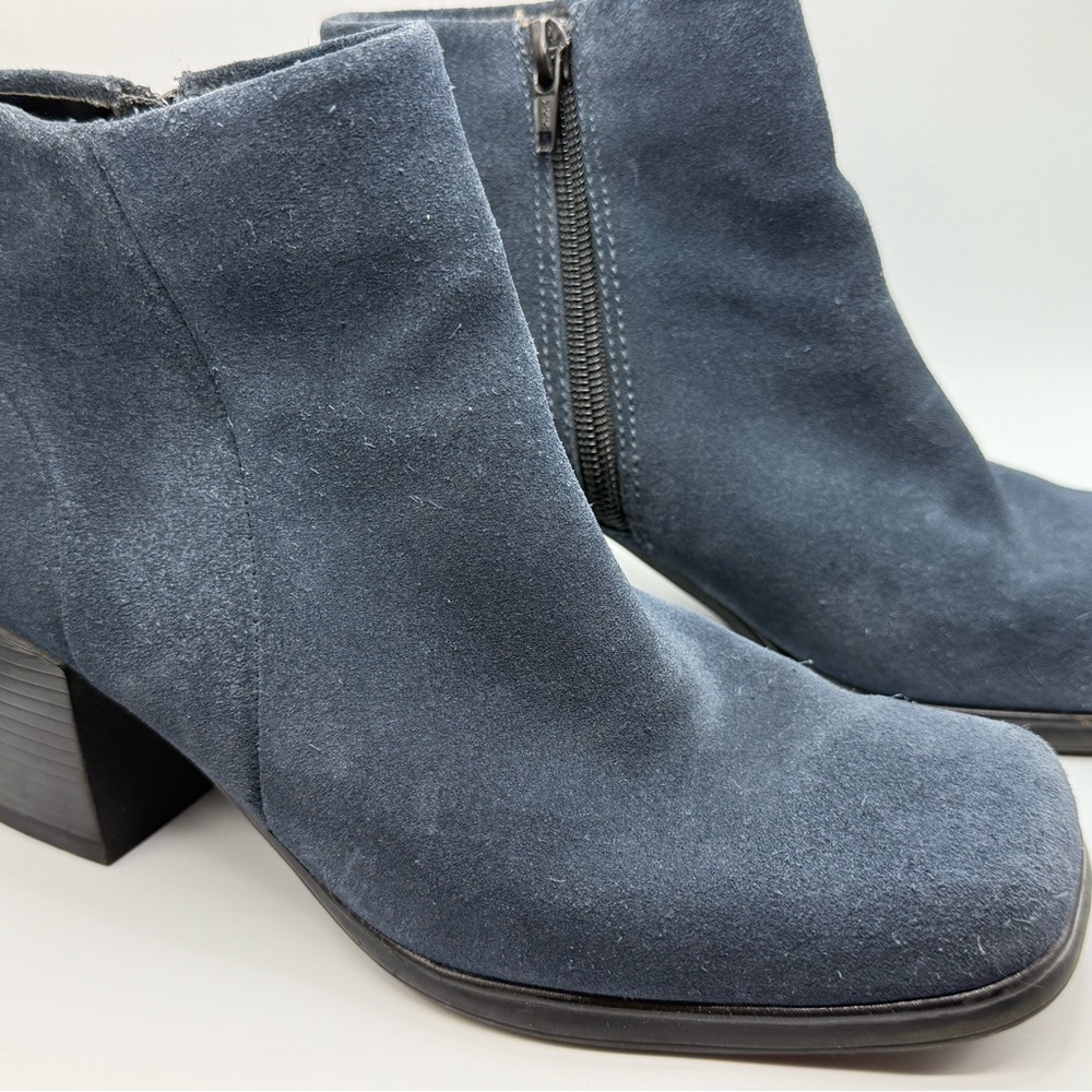 White Mountain Stylish Women's Suede Ankle Boots - Blue. Size 6.5